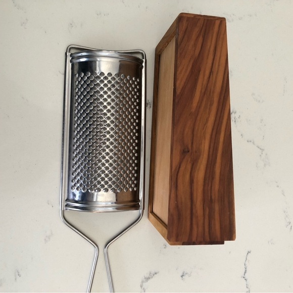 Olive Wood Box Grater~For Hard Cheeses~Dual Function - Picture 7 of 12
